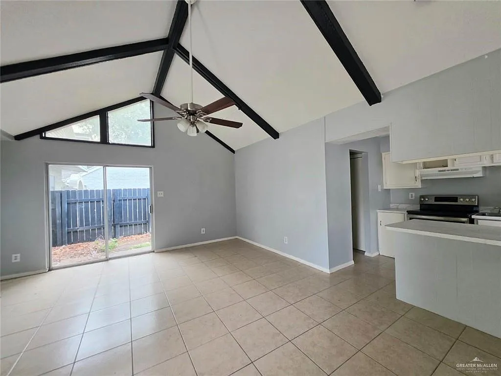 1 bed, 1.0 bath, 40037 sqft, $700 — Photo 3
