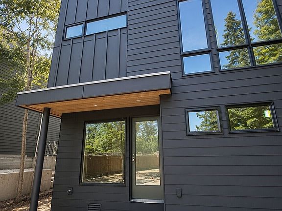 4th image of 5301 49th Avenue SW