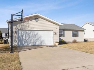 6060 Prairie Ridge Ave, Marion, IA 52302