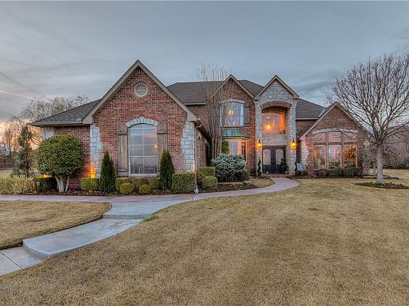 3rd image of 701 Westmoreland Dr
