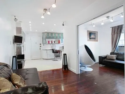 Sold by Corcoran | media 24