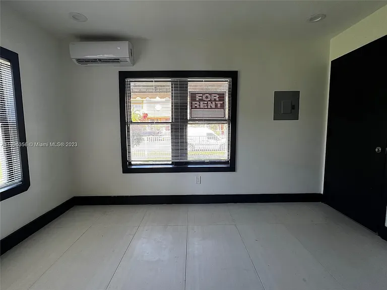 1614 Harrison St #8 — Photo 3