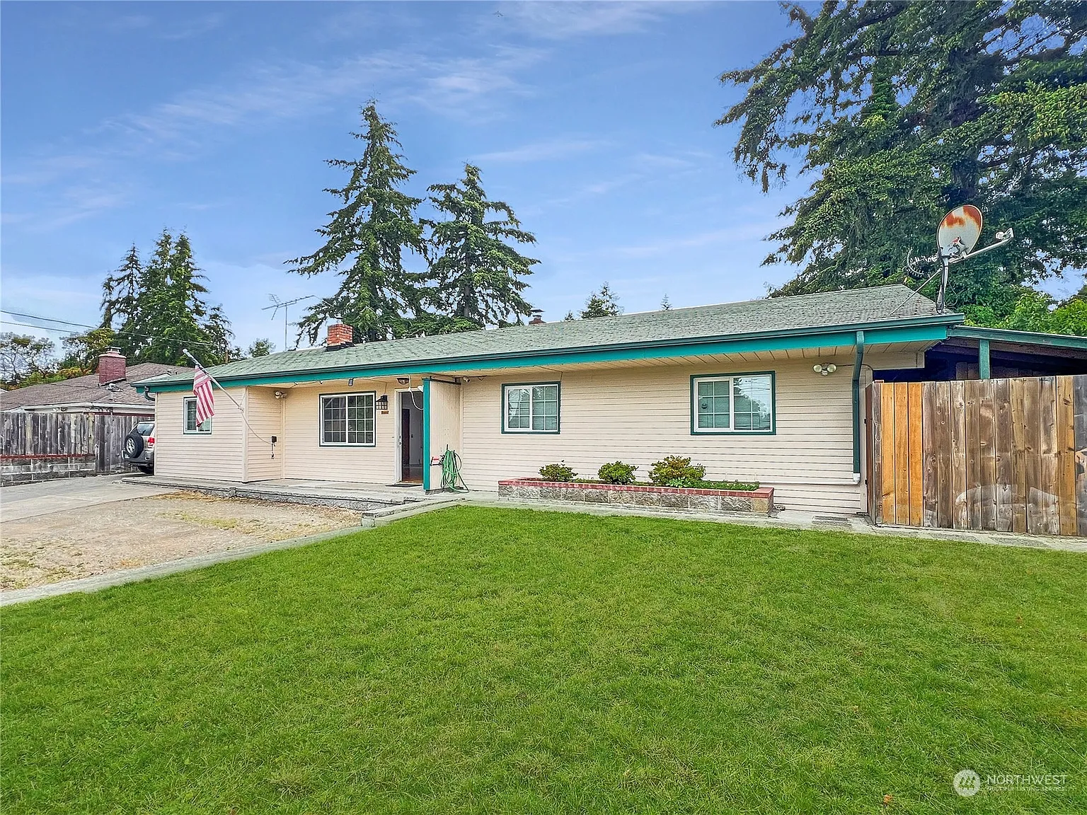 19542 2nd Avenue S photo 1