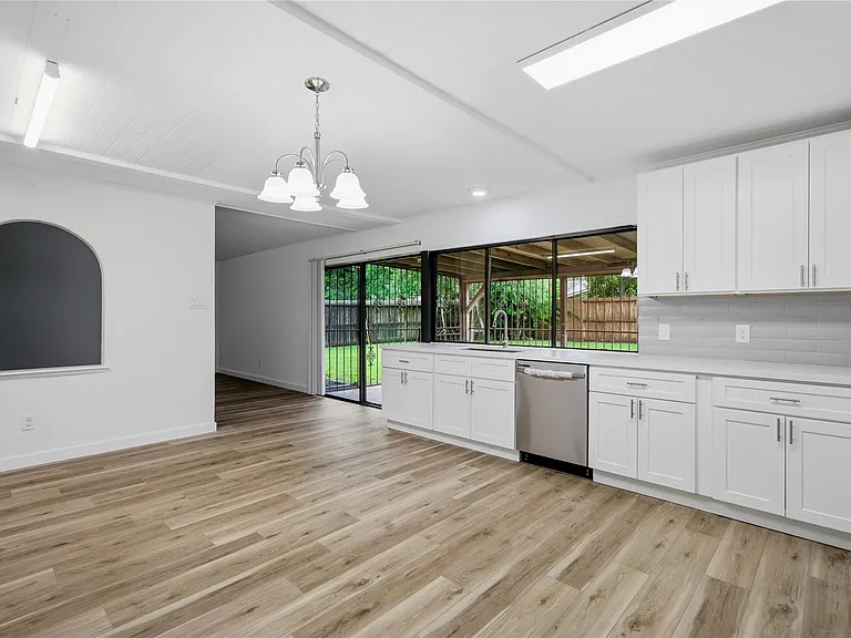 2126 Quail Valley East Dr — Photo 26
