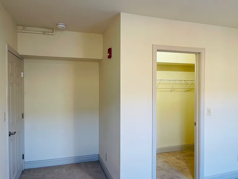 191 College St #303 — Photo 44