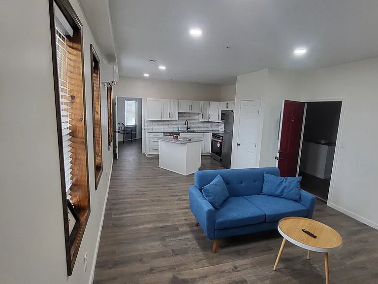 1800 Graham Ave #3 — Photo 5