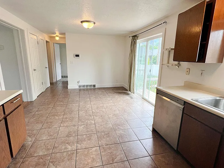 10 Pinewood Dr — Photo 3