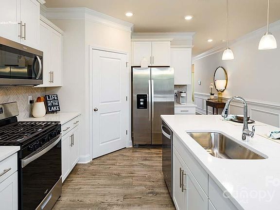 7th image of this home