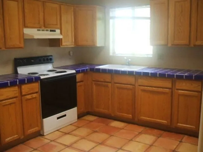 1539 E Hudson Dr — Photo 6