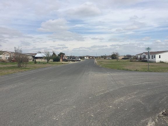 4th image of 217 Tall Oak Dr
