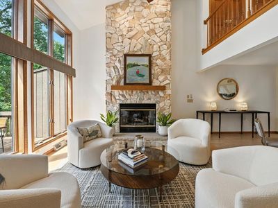 3826 Nagawicka Shores DRIVE, Hartland, WI, 53029