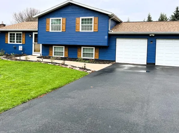 10 Flint Lock Cir, Rochester, NY 14624