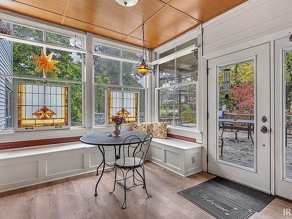 3rd image of 623 W Milroy Ave