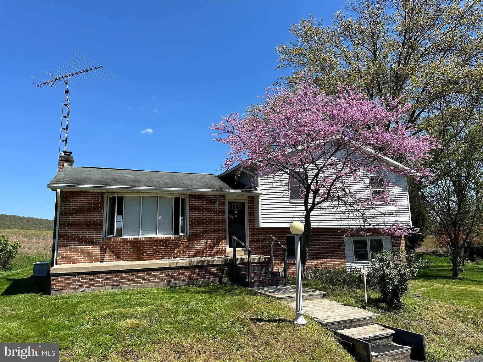 5561 Old Carlisle Rd photo 1