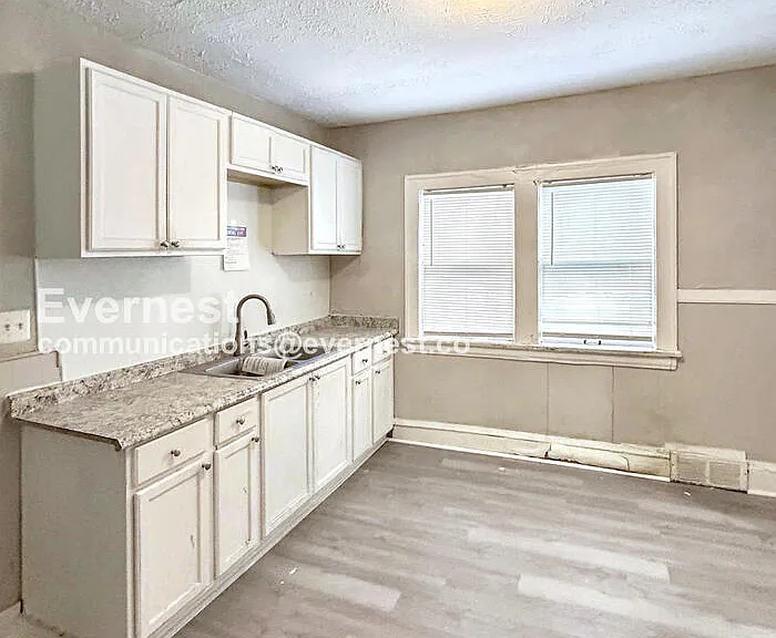 12110 Lenacrave Ave #2 — Photo 5