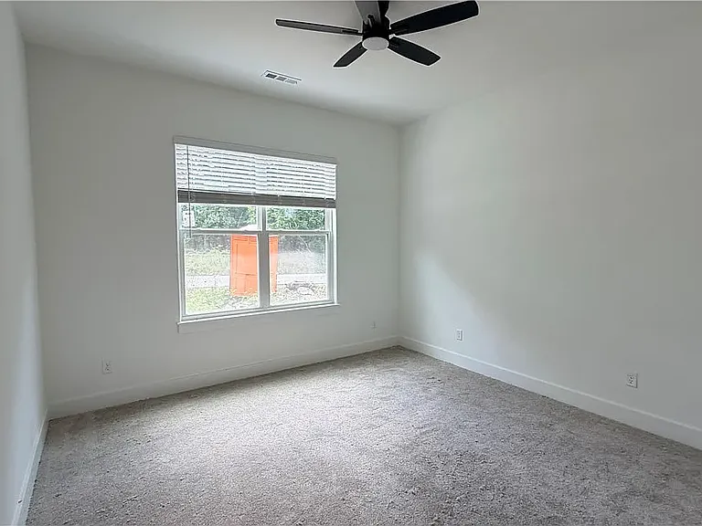 15 Skipton Dr — Photo 10