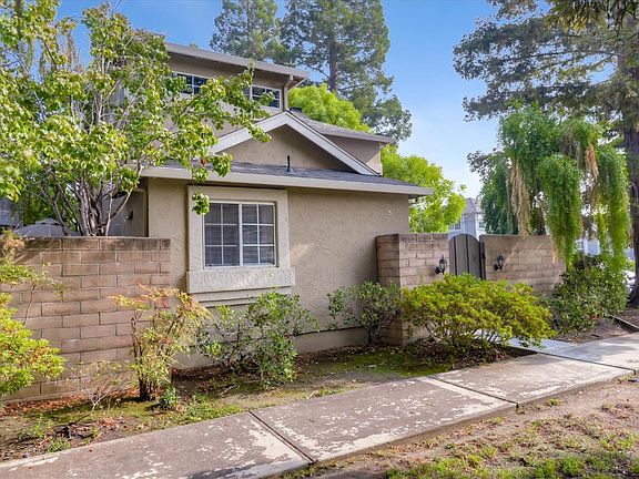 2nd image of 1233 Sanchez Way