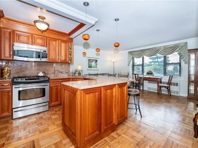 266 Pelham Road #3F, New Rochelle, NY, 10805