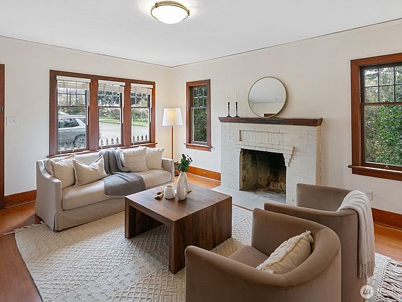 4th image of 1815 29th Avenue S