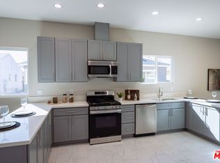 8700 S 8th Ave #1/2, Inglewood, CA 90305