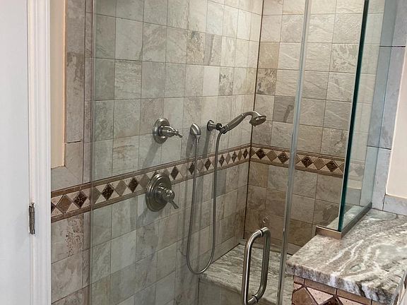 2nd image of 23 Stratton Ln