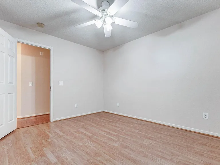 20702 Teasel Ct — Photo 7