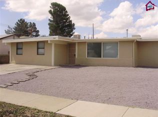 1940 Thomas Dr, Las Cruces, NM 88001
