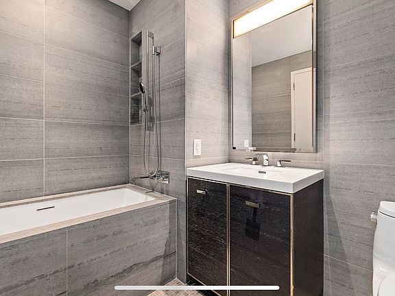 4th image of 252 South St #76G