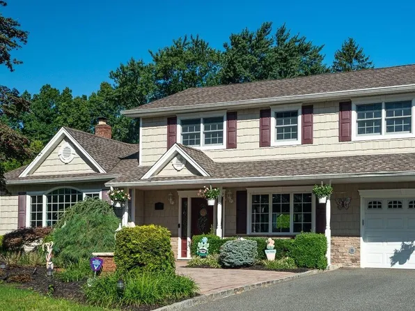 25 Delmar Lane, Commack, NY 11725