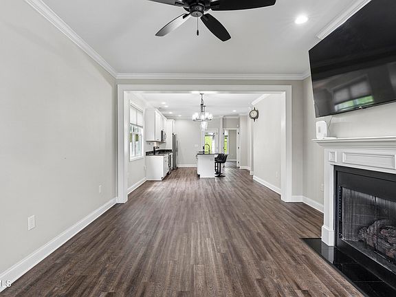 5th image of 515 Villa Ln