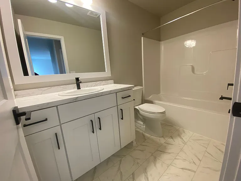 2232 Griffin Dr S — Photo 31
