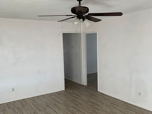 4th image of 9550 Garden Dr