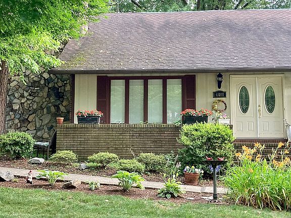 2nd image of 4401 Saffron Close St