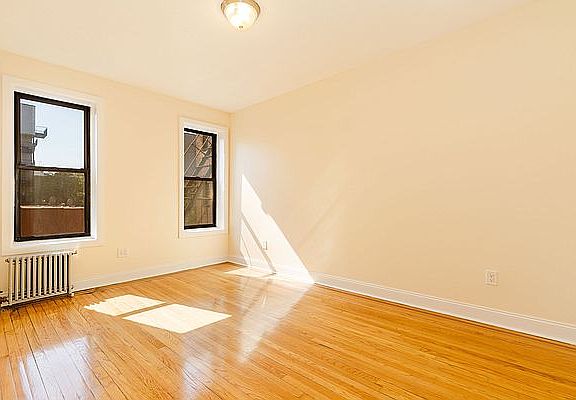 4th image of 135 Clarkson Ave APT A4