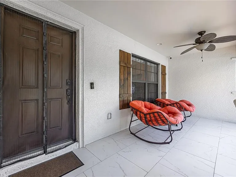 421 Broadmoor St — Photo 3