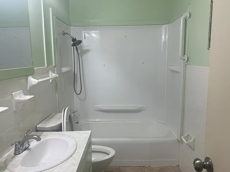 4425 Conley Ave — Photo 5