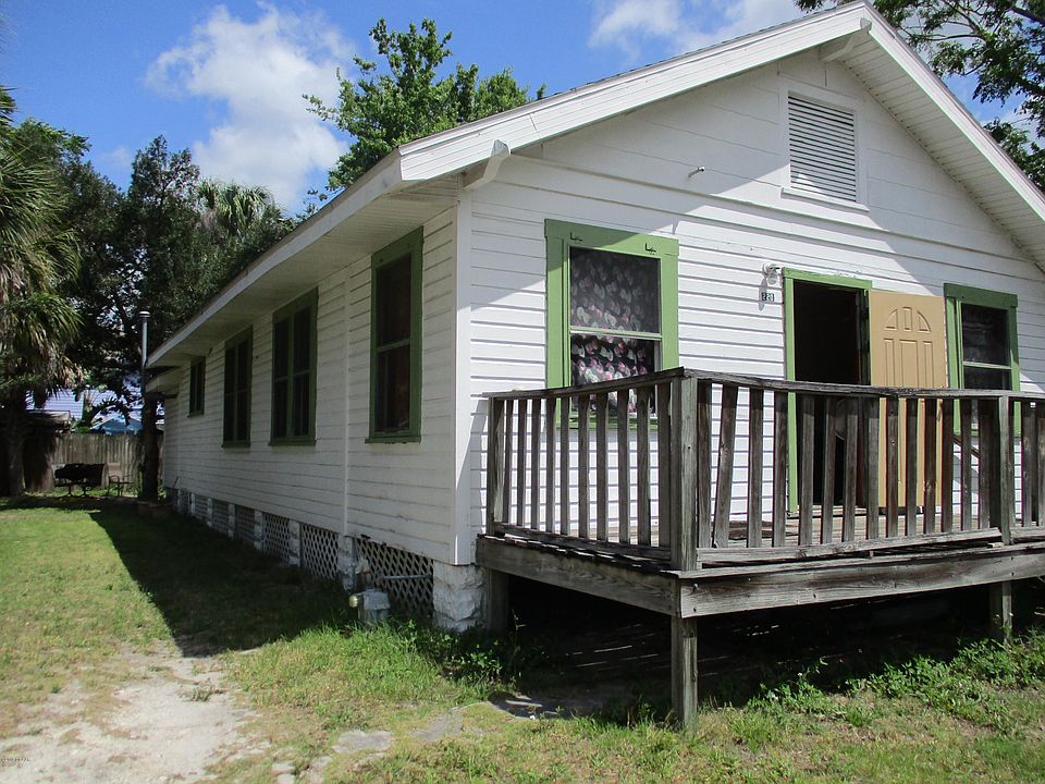 1st image of 220 Pierce Ave