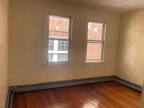3rd image of 286 Chestnut St APT 3