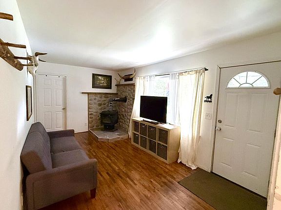 3rd image of 158 Boles Rd