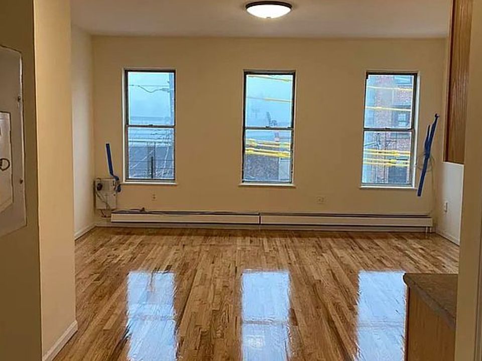 1st image of 273 Van Brunt St #3