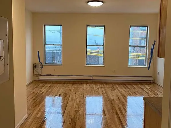 273 Van Brunt St #3, Brooklyn, NY 11231