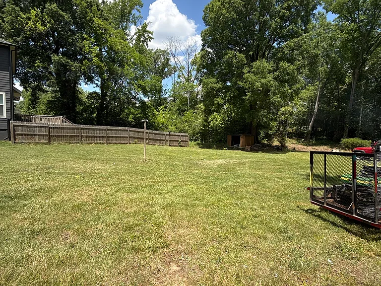 324 E Peterson Dr — Photo 69