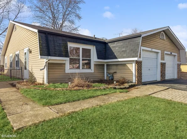 137 Golden Dr, Glendale Heights, IL 60139