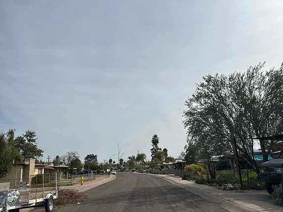 5th image of 800 W 12th St