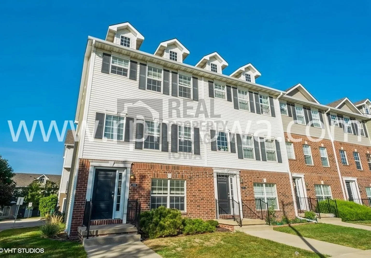4 bed, 4.0 bath, 1952 sqft, $2,195 — Photo 1