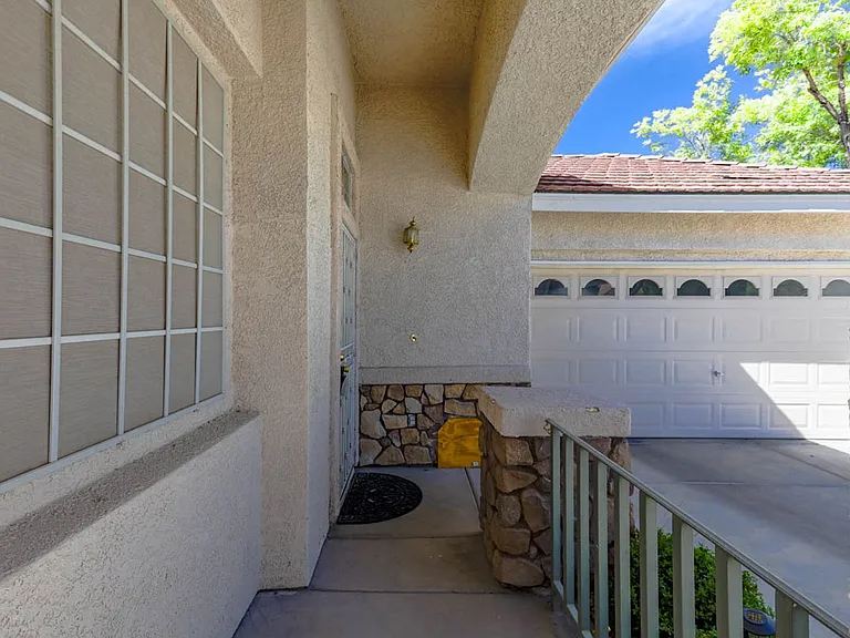 10404 Pacific Sageview Ln — Photo 4