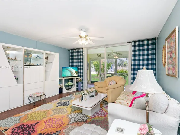 1001 NE 14th Ave APT 107, Hallandale Beach, FL 33009