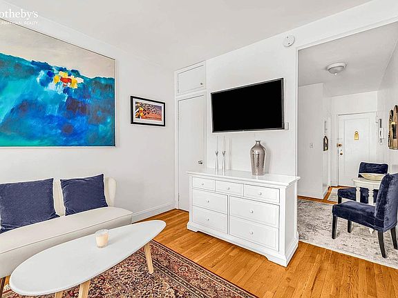 3rd image of 312 W 23rd St APT 4G
