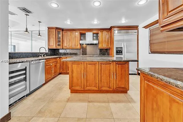 Pelican Landing Condo — Photo 2