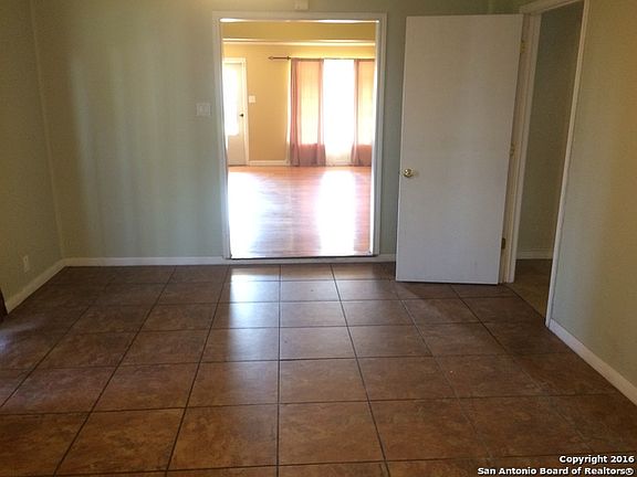 2nd image of 607 Adrian Dr